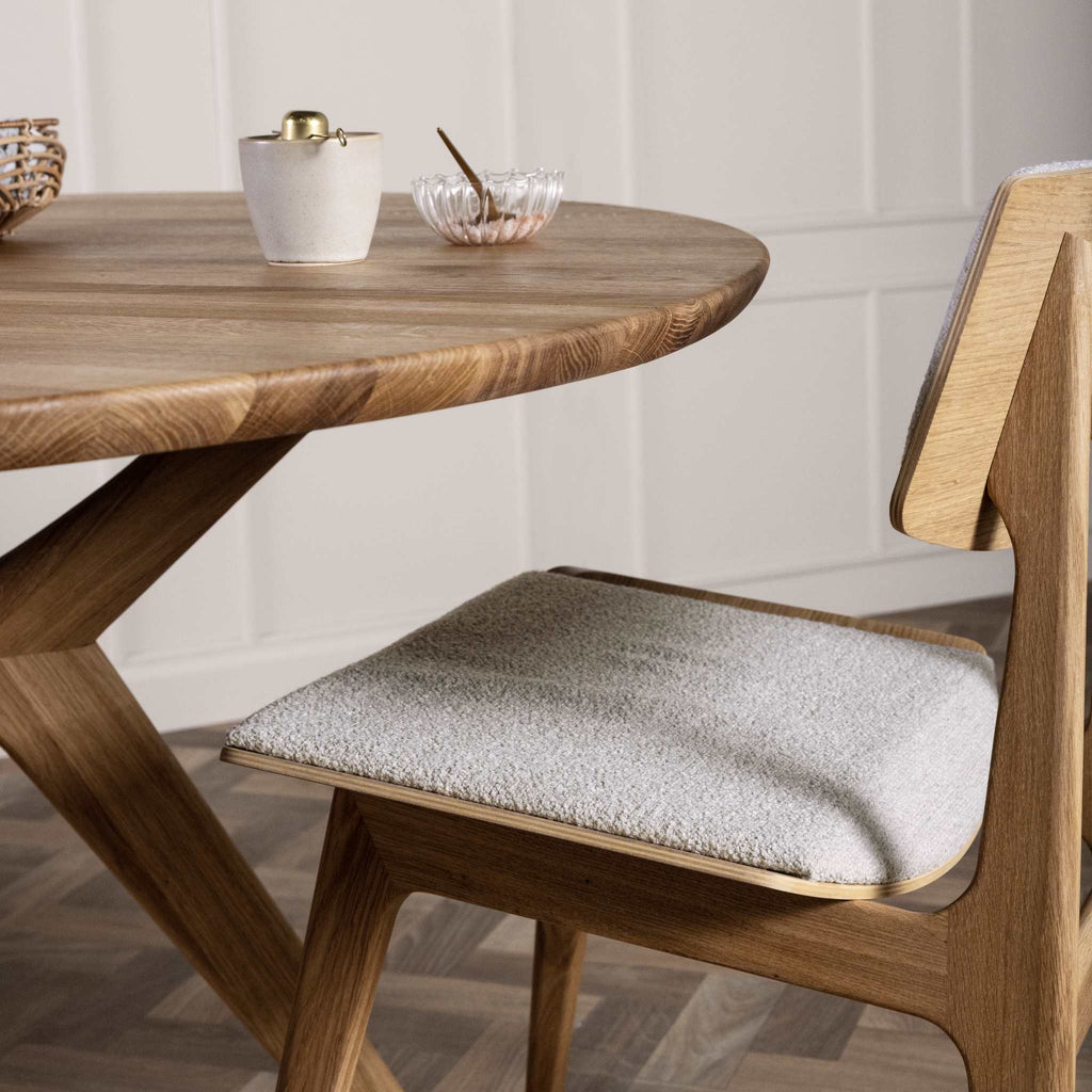 AMELIA Round Solid Wood Dining Table - Danish Design - Kristensen Kristensen | Milola