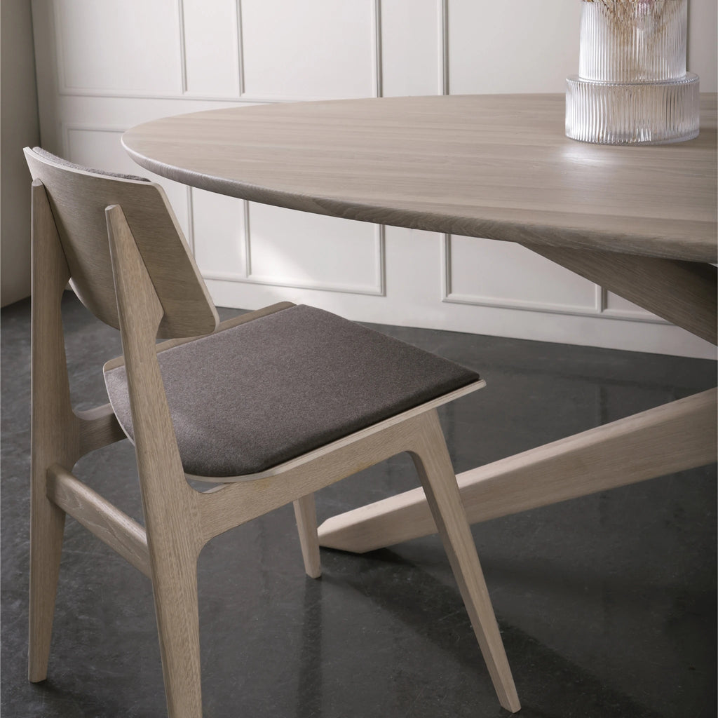 ALCOR Soft Oval Dining Table in Warm White Oiled Ash - Kristensen | Milola