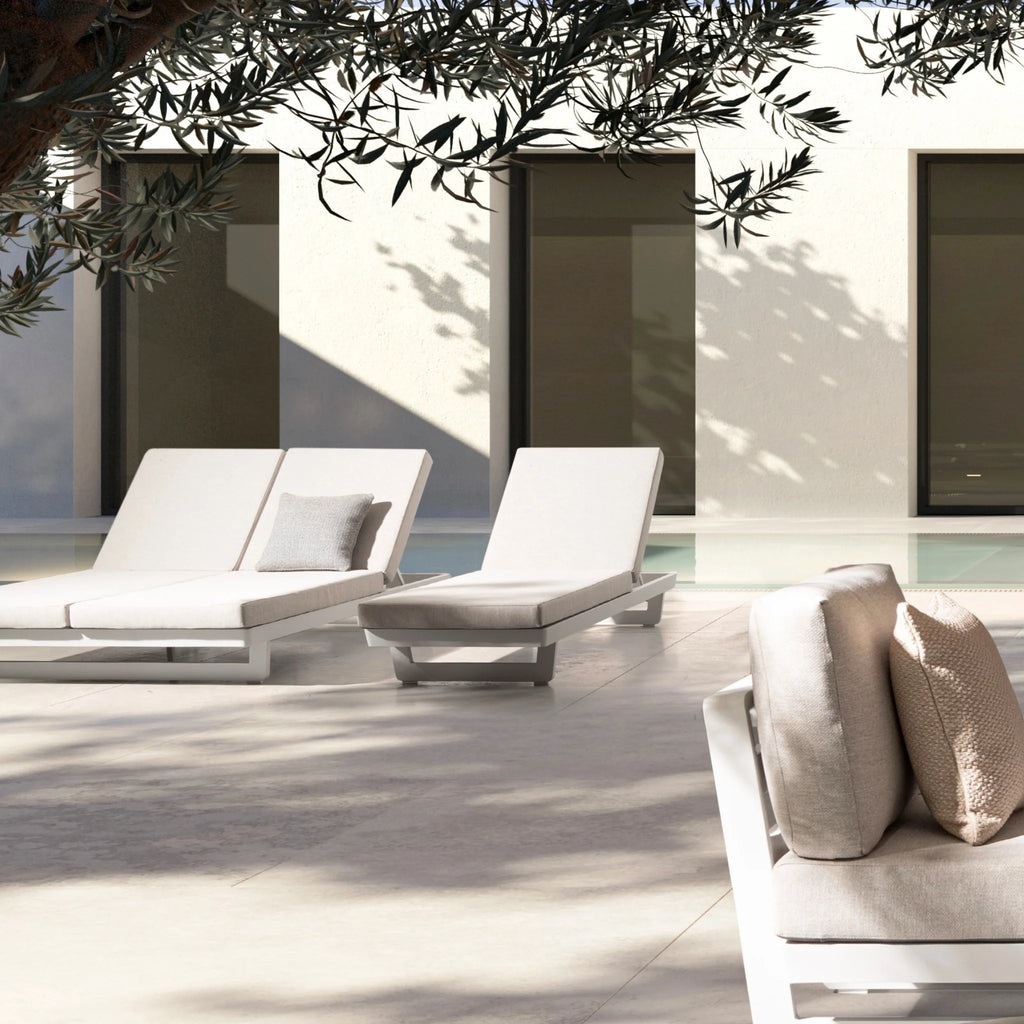 INFINITY Sun Lounger in White - Bizzotto | Milola