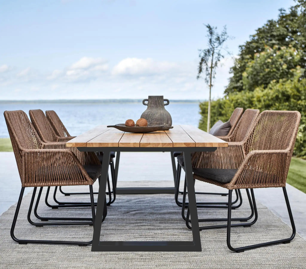 LAURION Outdoor Table - Teak & Aluminium - Lifestyle - Brafab | Milola