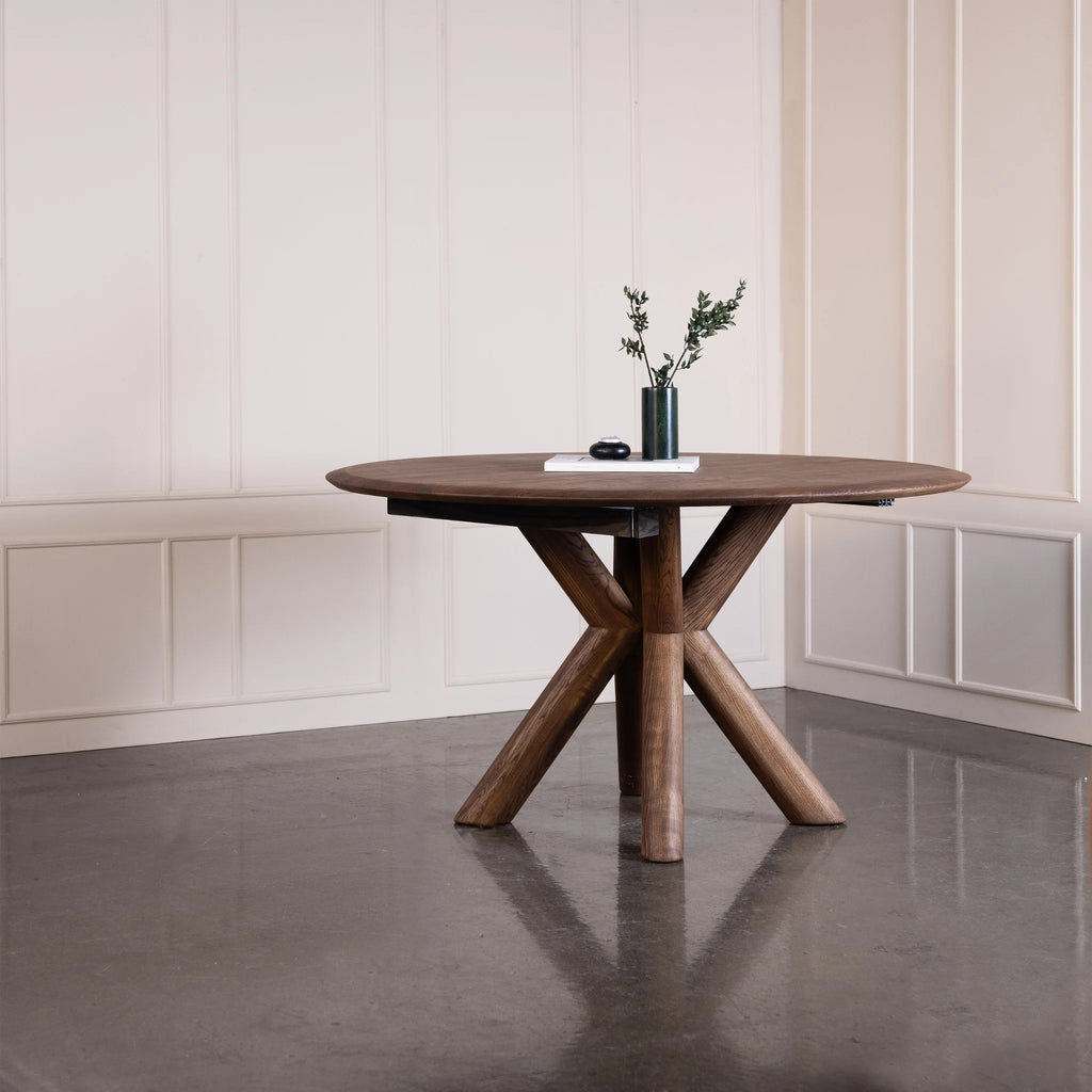 MUHLE Round Dining Table in Mocca Brown Oiled Ash - Kristensen | Milola