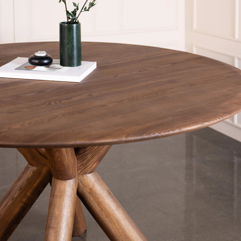 MUHLE Round Dining Table in Mocca Brown Oiled Ash - Kristensen | Milola