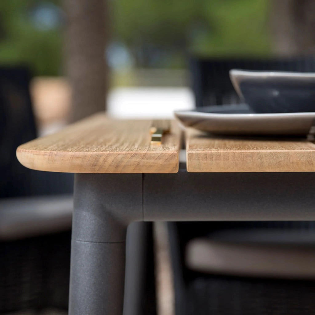 CORE - Outdoor Dining Table - Teak/Aluminium - Cane-Line | Milola
